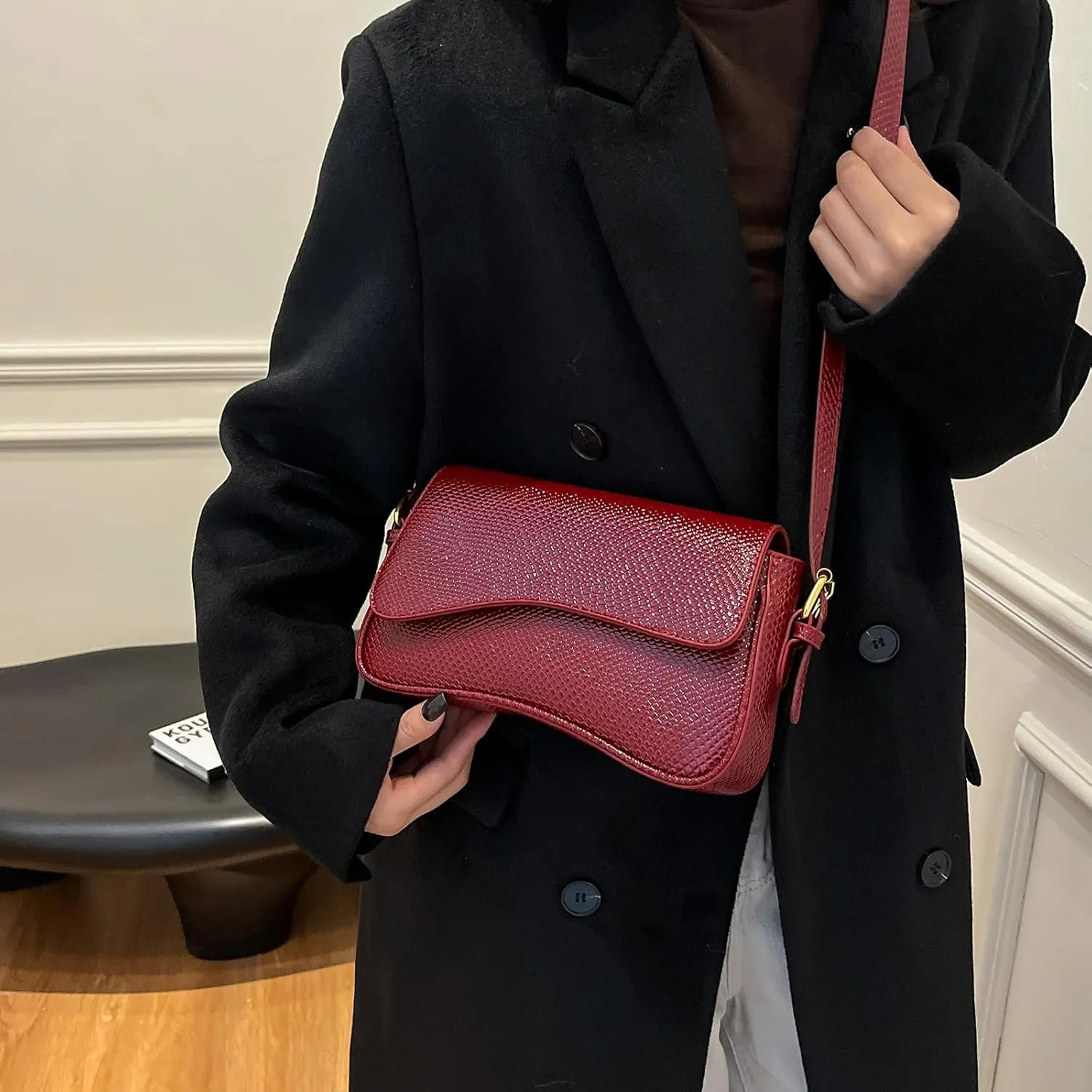 2025 Small Shoulder Bag Y2K Purse for Women, Crocodile Clutch Purse Handbag Satchel Tote Bag Classic Retro Crossbody Bag