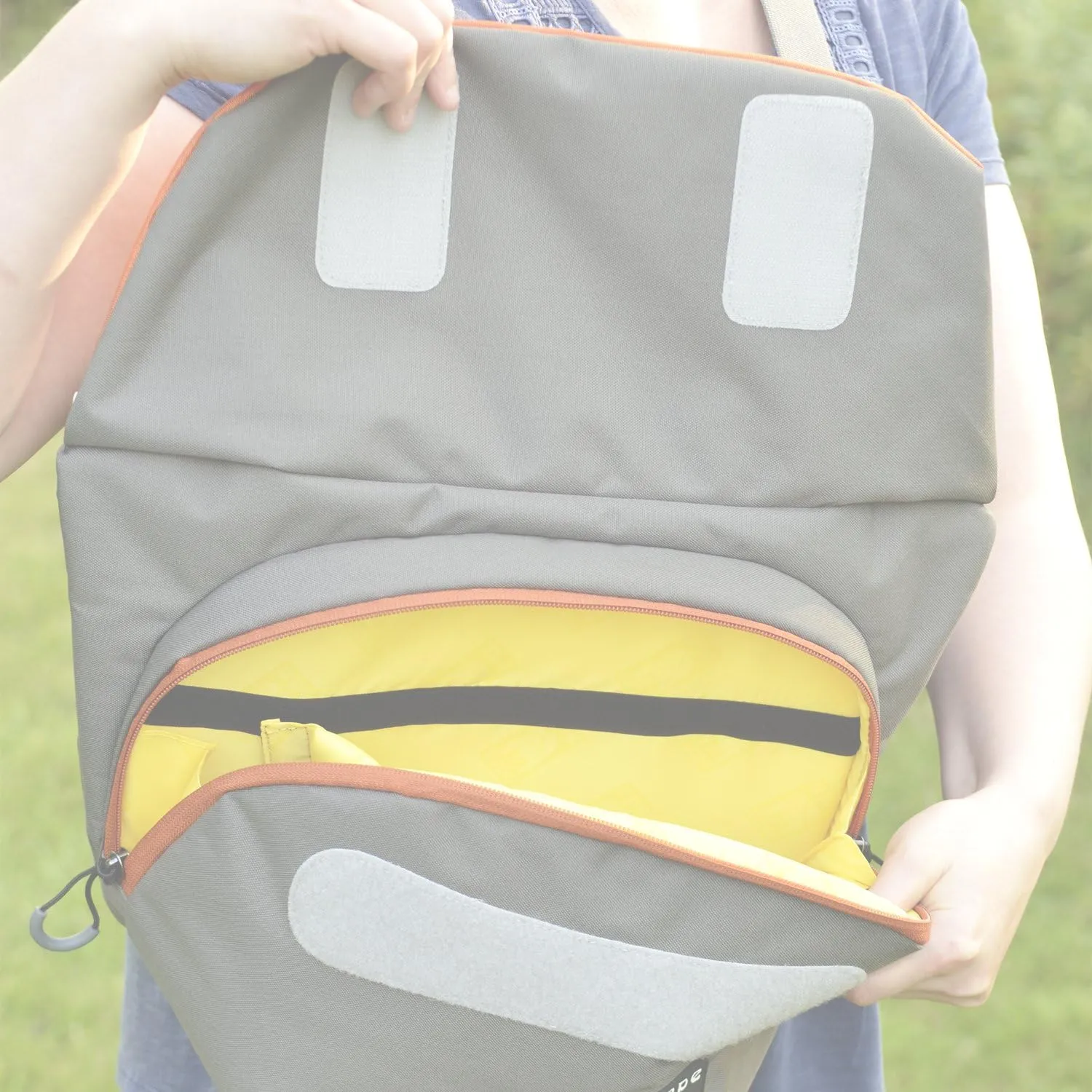 Ape Case, Messenger Bag, Large, Orange, Camera Insert Included, Shoulder Strap Included, Tablet Compartment (AC580OR)