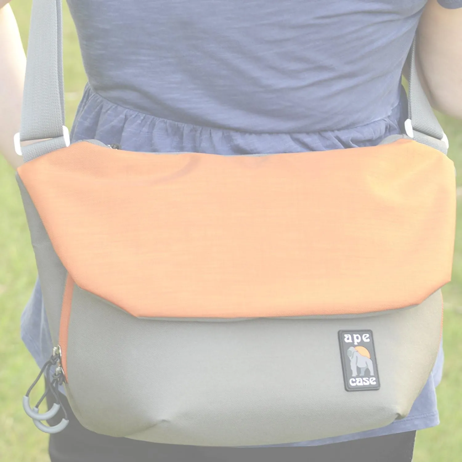 Ape Case, Messenger Bag, Large, Orange, Camera Insert Included, Shoulder Strap Included, Tablet Compartment (AC580OR)