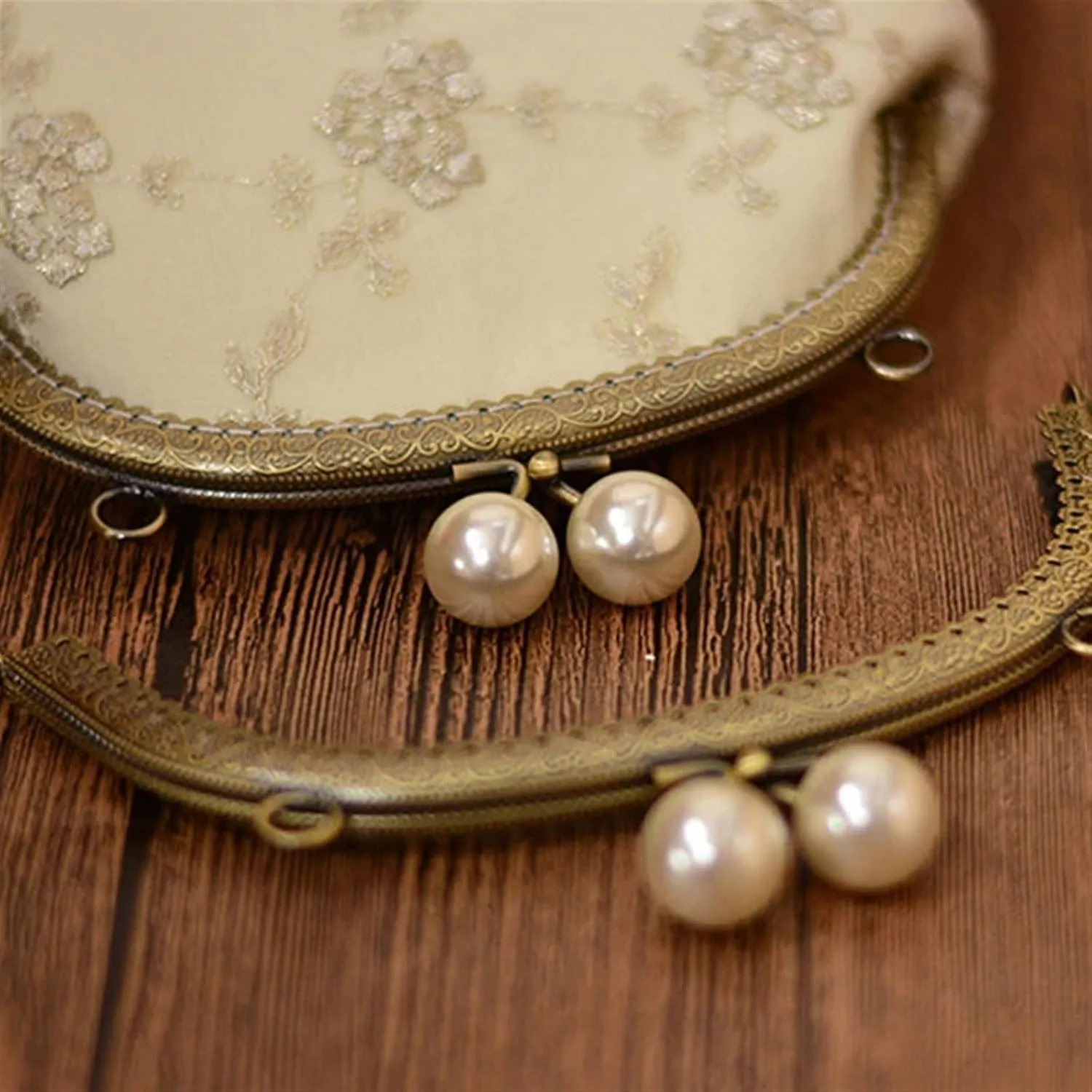 Clutch Bag Clasp Retro Pearl Wallet Metal Handle Frame Arc Shaped DIY Purse Clutch Kiss Clasp Lock Clutch Bag Handle Handbag Accessories Kiss Clasp Frame Lock(4)