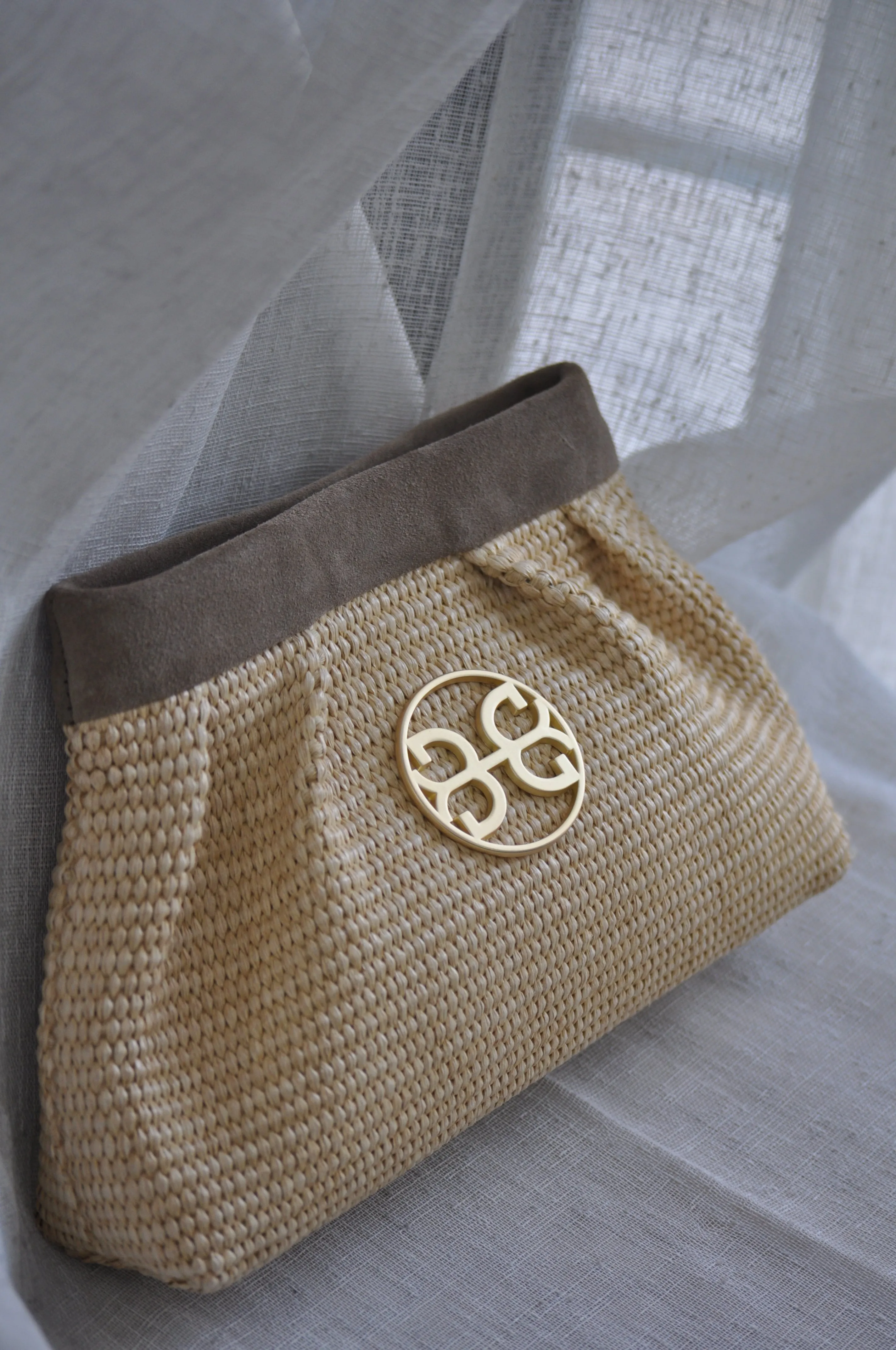 Kiss Raffia Pouch - Mocca