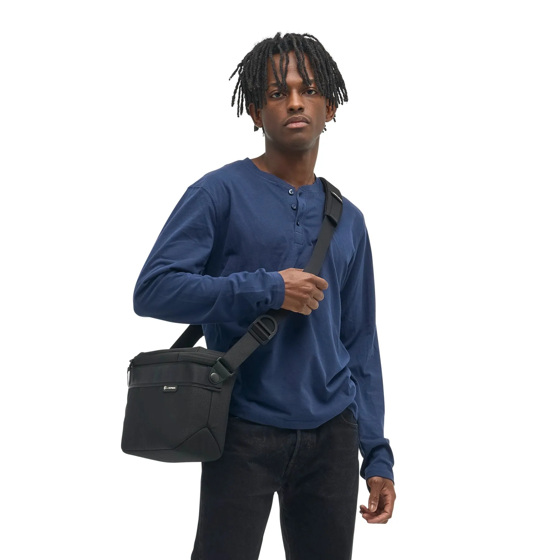 Luma Camera Sling 12L - Black