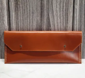 Minimalist clutch