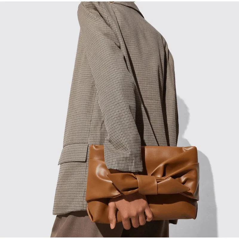 Nodo di Charme Clutch