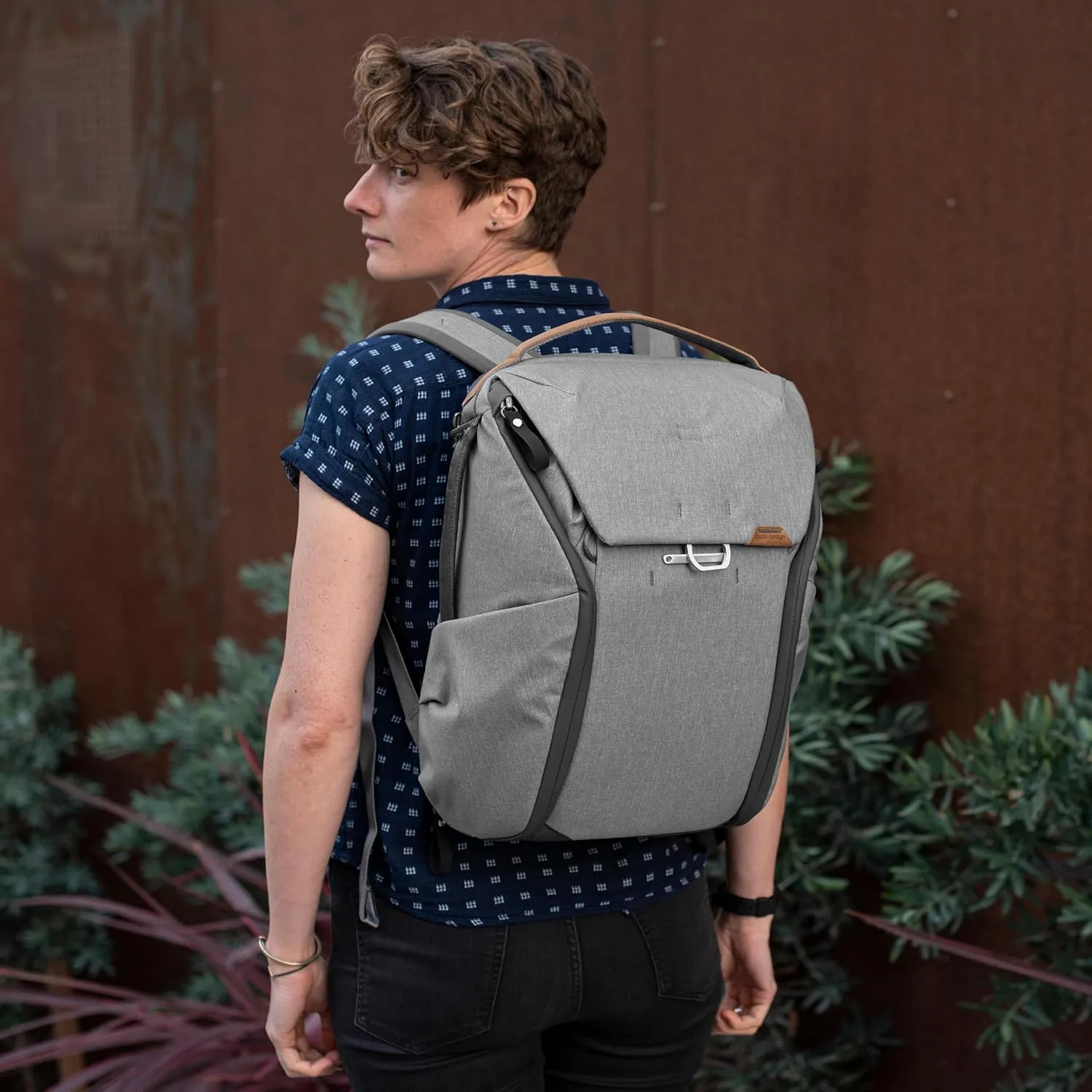 Peak Design Everyday Backpack V2 20L, Camera Bag, Laptop Backpack with Tablet Sleeves, Ash (BEDB-20-AS-2)