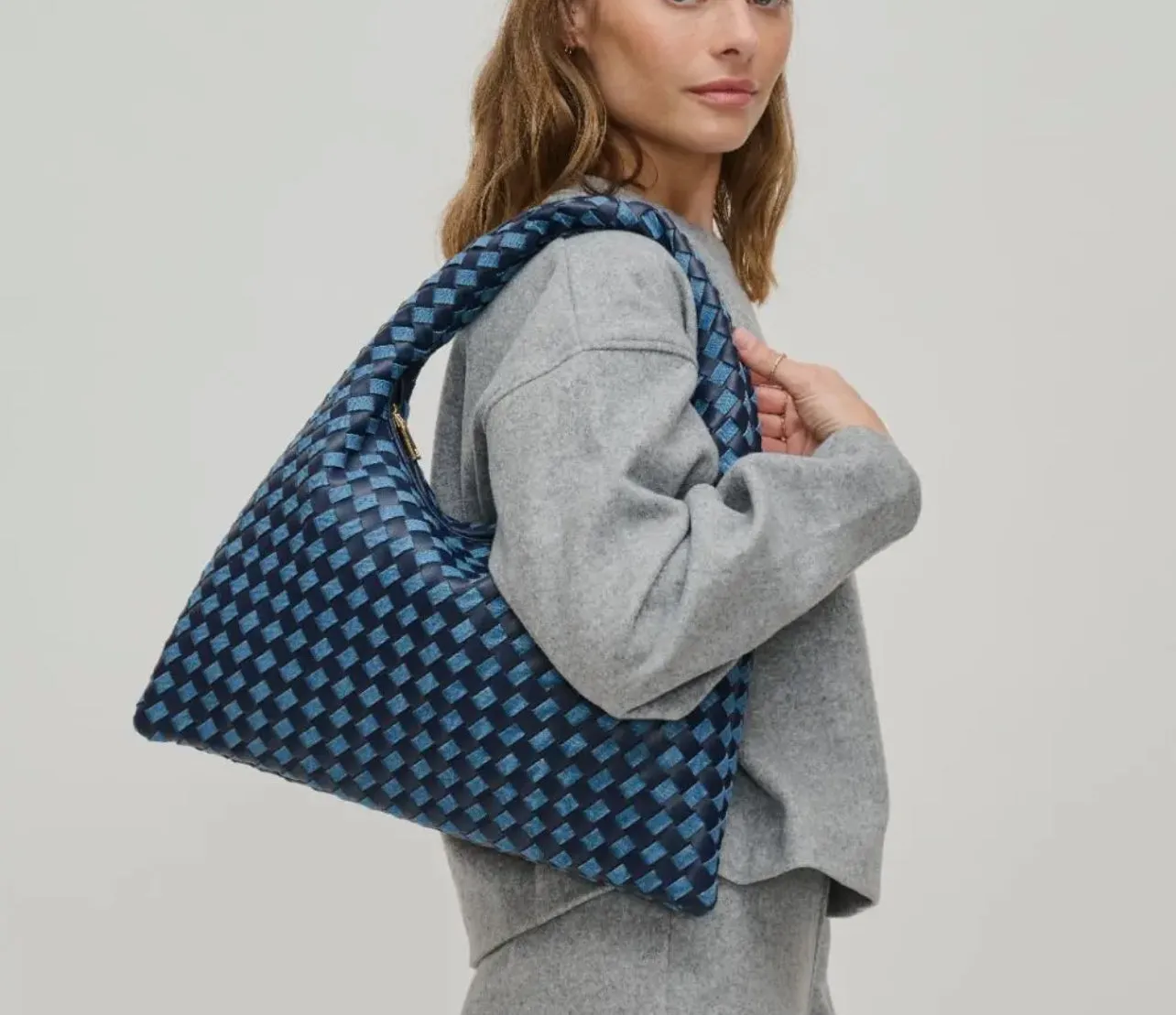SUNNIE HOBO