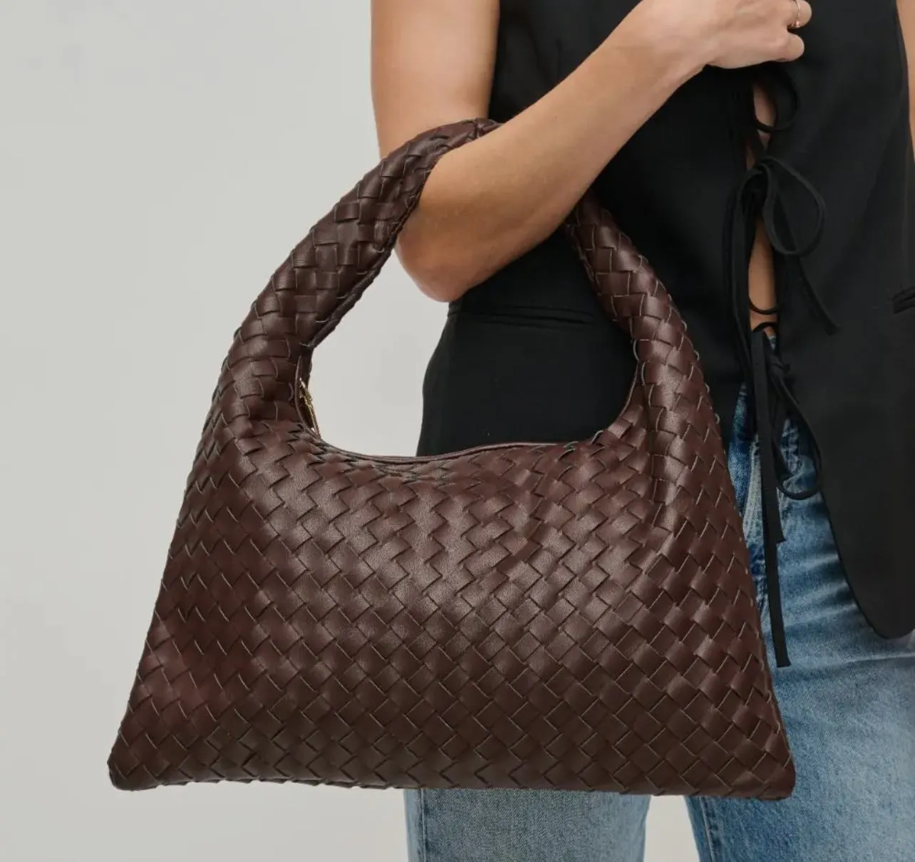 SUNNIE HOBO