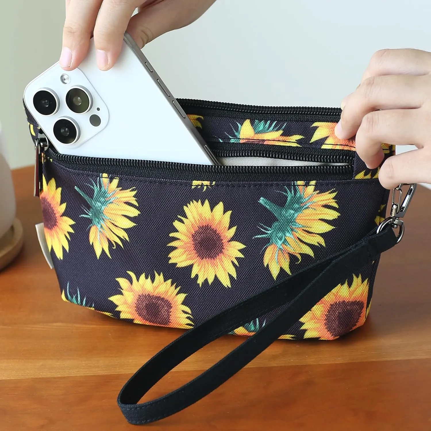 Women Zipper Wristlet Wallet with Coin Pocket